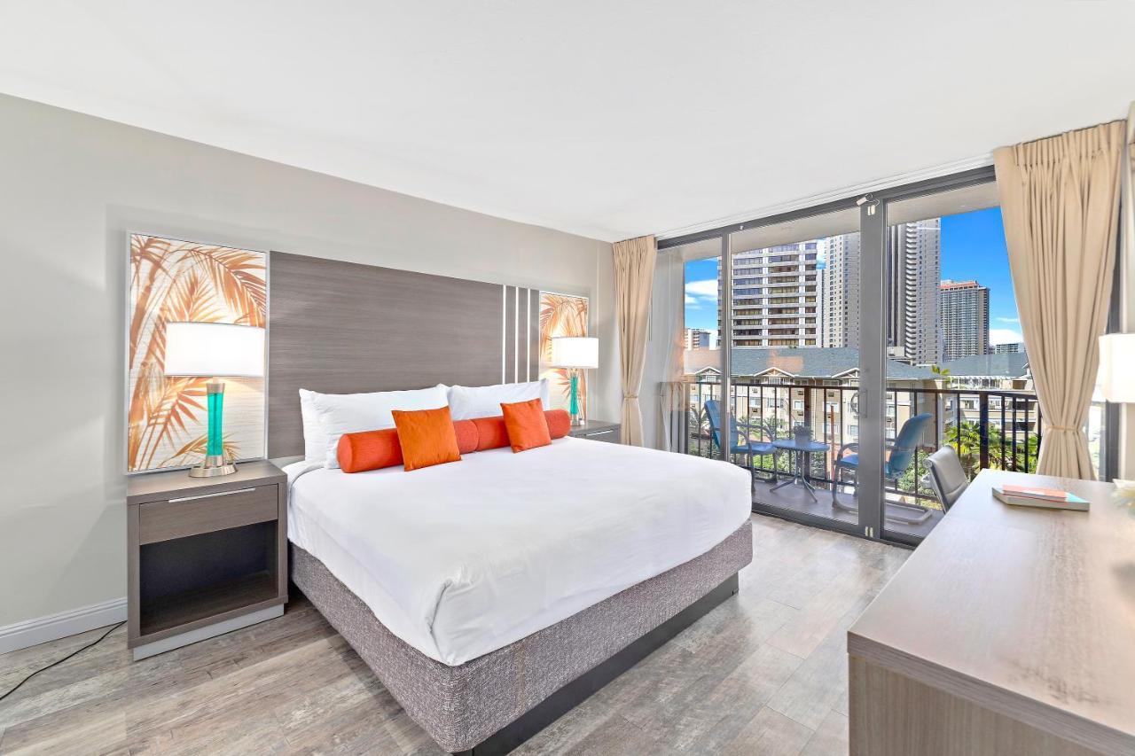 Renovated With City View At Aqua Palms Waikiki โฮโนลูลู ภายนอก รูปภาพ