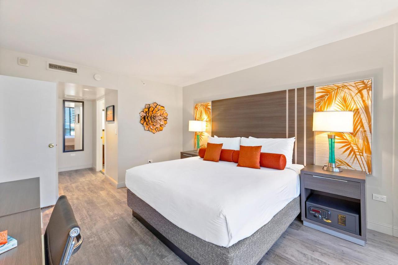 Renovated With City View At Aqua Palms Waikiki โฮโนลูลู ภายนอก รูปภาพ